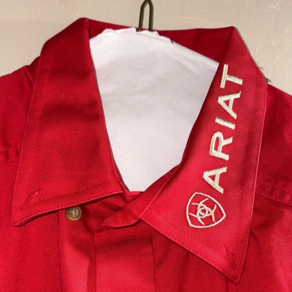 Ariat Men's Bold Red Casual Button Down Shirt - Picture 3 of 7